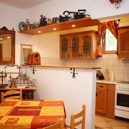 Varga Apartmanhaz *