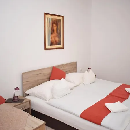 Апартаменты Varga Apartmanhaz *