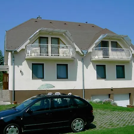 Appartement Varga Apartmanhaz *