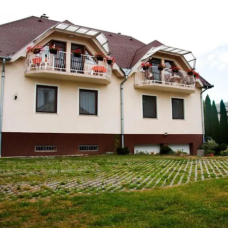 Varga Apartmanhaz Appartement *