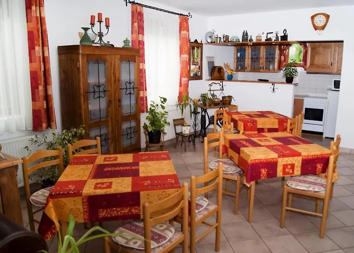 Varga Apartmanhaz Daire *
