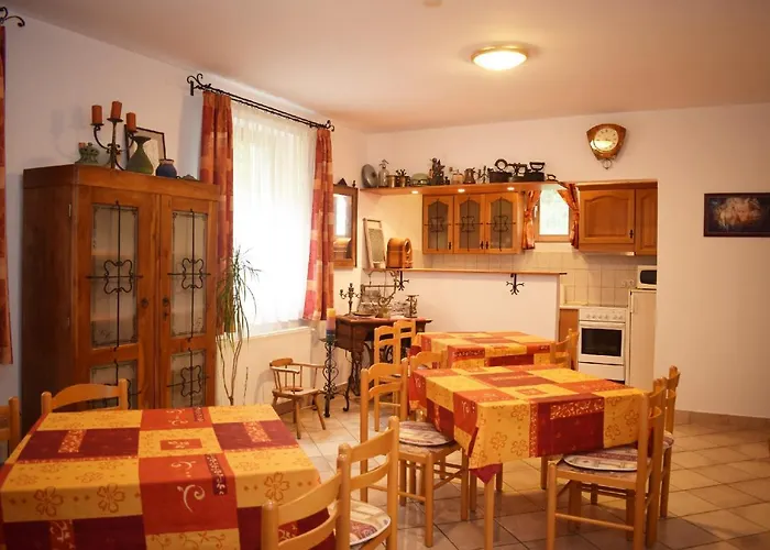 Varga Apartmanhaz Daire *
